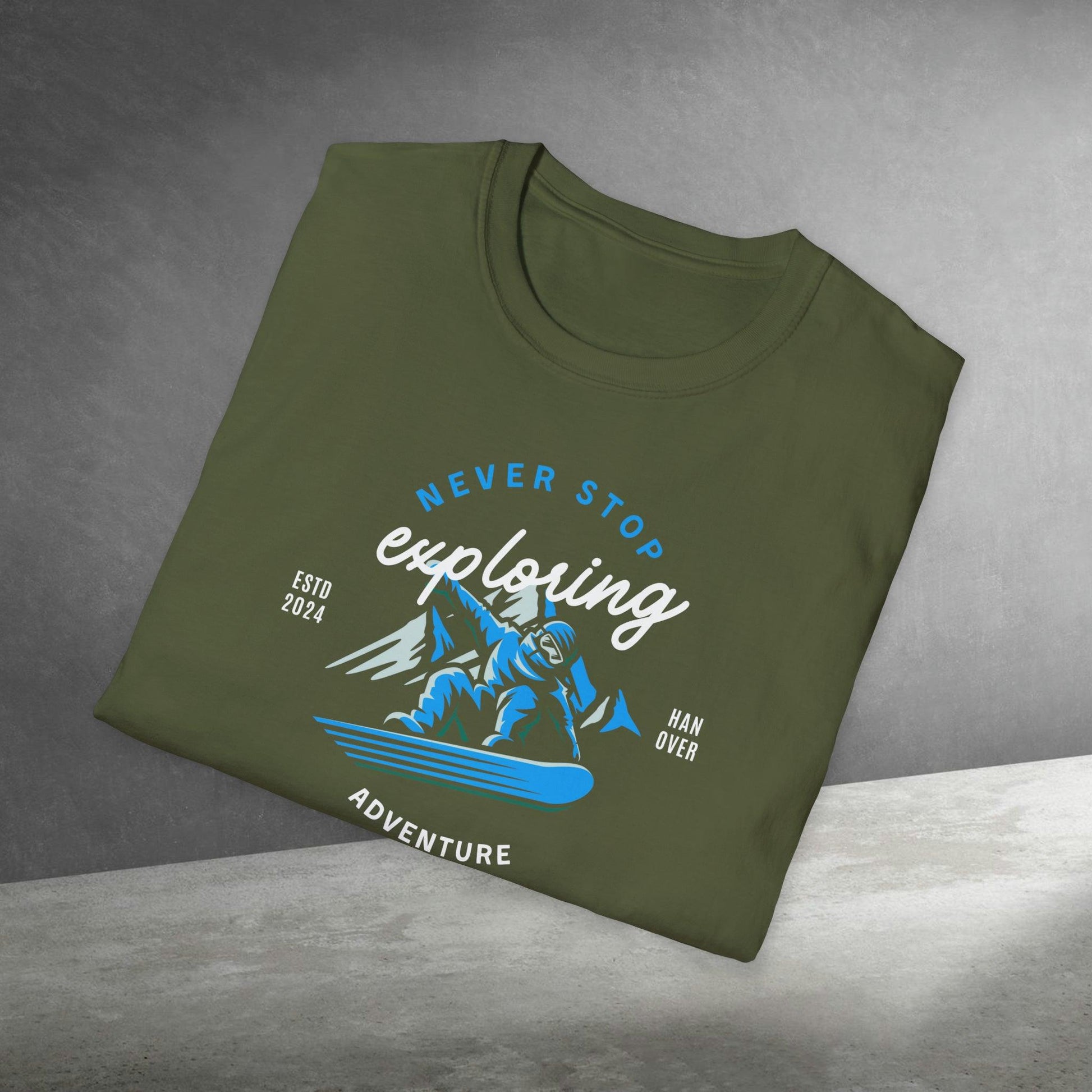 Mountain Snowboarding, "Exploring", Unisex Softstyle T-Shirt - PrintHub Horizon