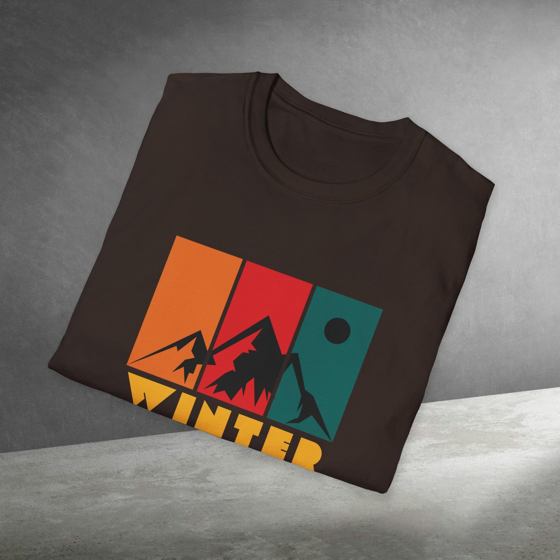 Unisex T-Shirt 'Mountain Winter Retro Design' 🏔️❄️ – Outdoor - Style, Softstyle, Komfortabel - T-Shirt | Jetzt bestellen bei PrintHub Horizon